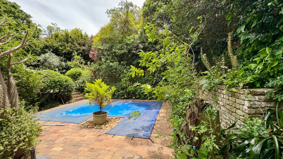 To Let 4 Bedroom Property for Rent in Bonza Bay Eastern Cape